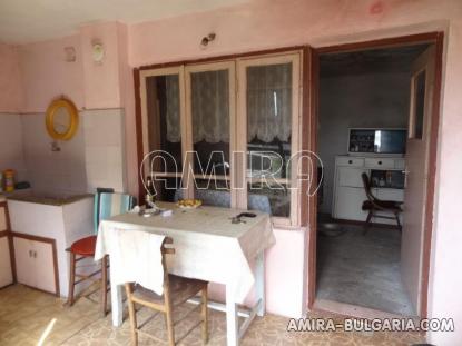 Massive house 3km from Dobrich 16