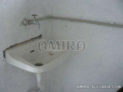Renovated house 39 km from the beach sink 2