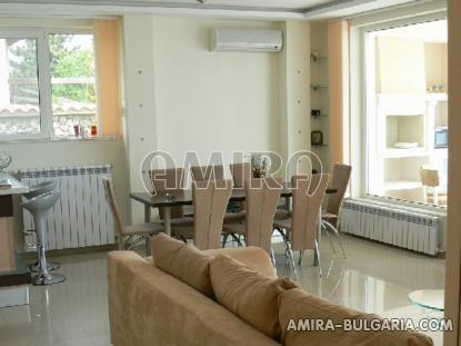 First line sea view villa in Balchik living room 4
