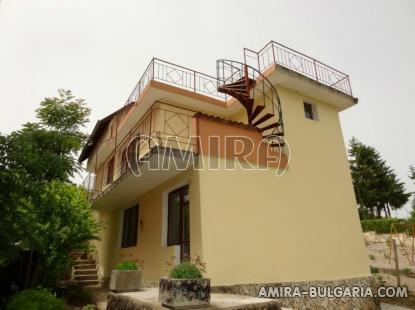 House near the Botanic Garden of Balchik 1