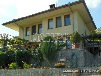 Sea view house with beautiful garden