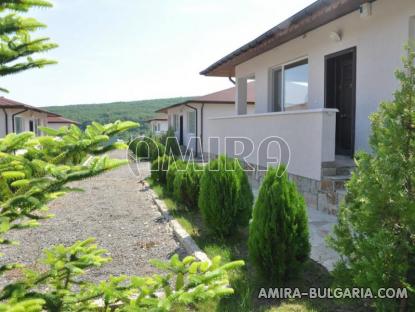 New 3 bedroom house next to a lake complex 2