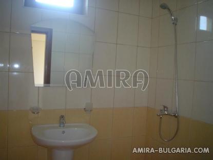 Furnished house 4km from Kamchia beach bathroom