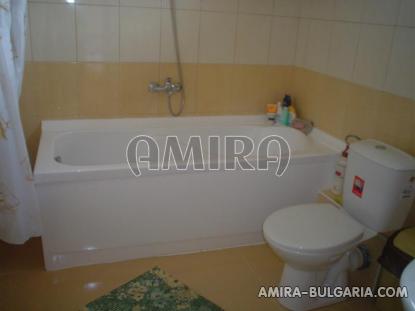 Furnished house 4km from Kamchia beach bath tub