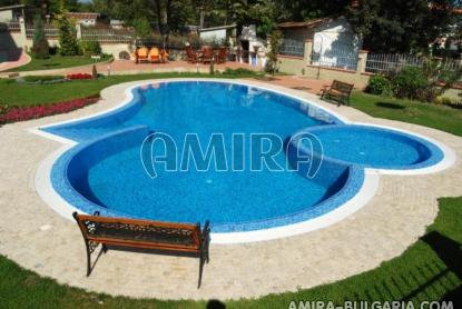 Apartments in Byala Bulgaria pool