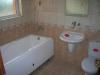 Massive 3 bedroom house 7 km from Balchik bath tub